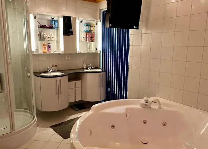 Ski-in In Location *