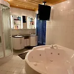 Ski-in In Location *